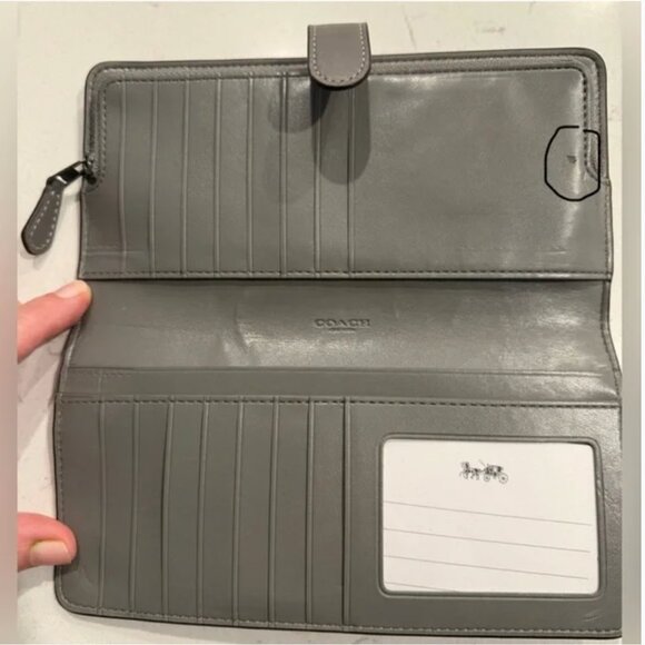 COACH ••EUC•• Stone colored wallet - Picture 4 of 5
